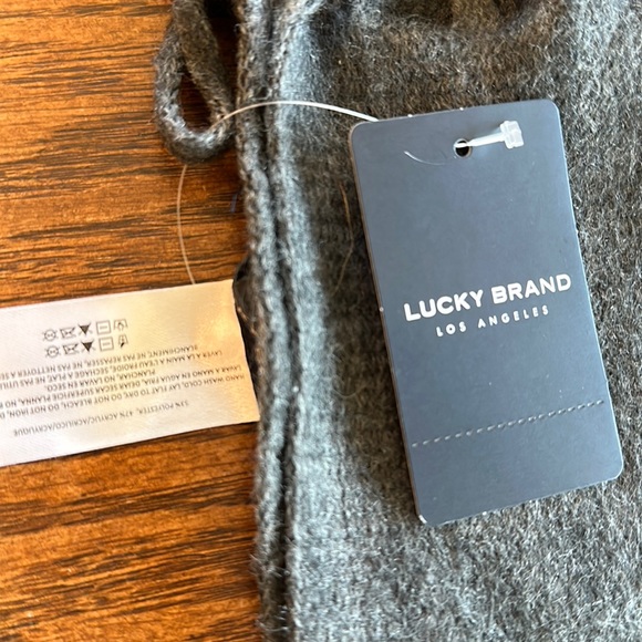 Nwt. lucky fringe scarf - Picture 2 of 5